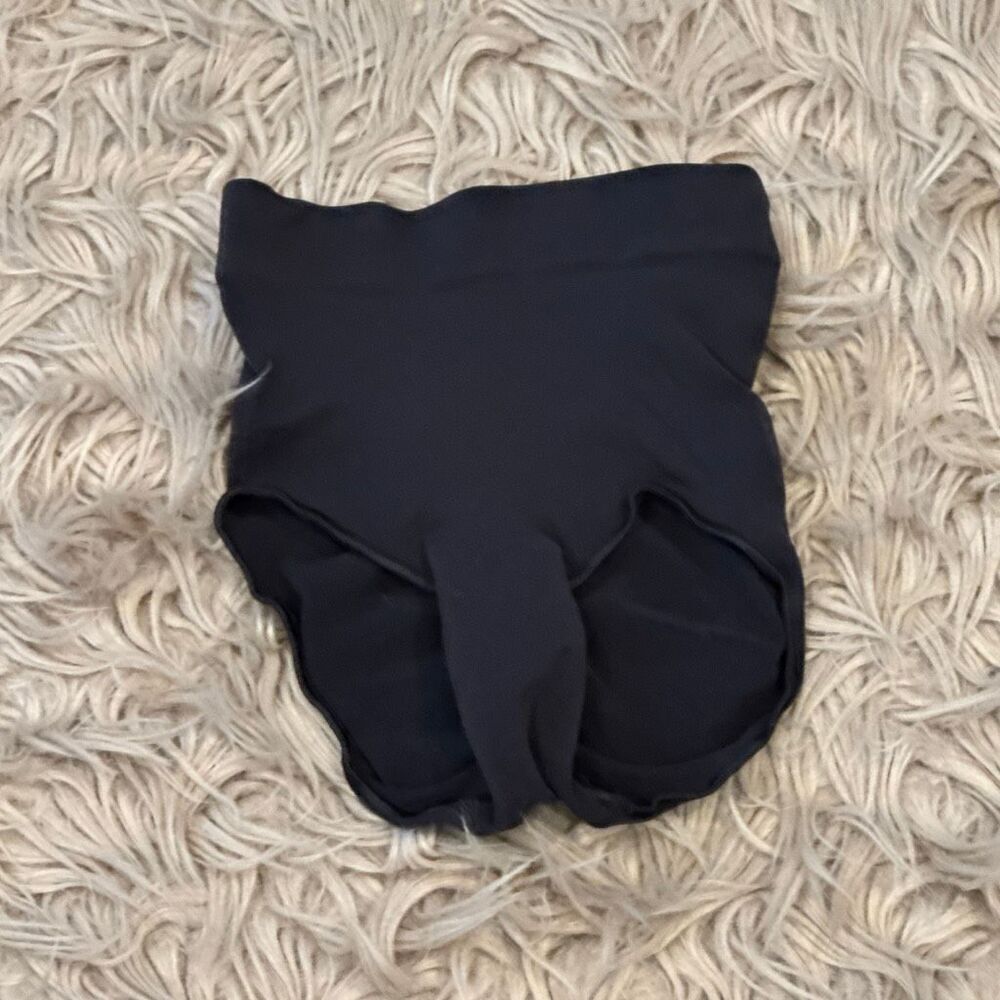 Skims shapewear undies size XXS